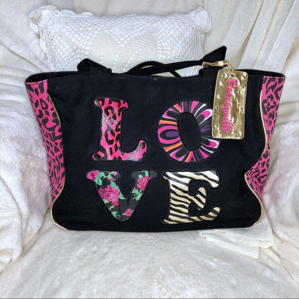 🎀BETSEY JOHNSON🎀 LOVE Tote